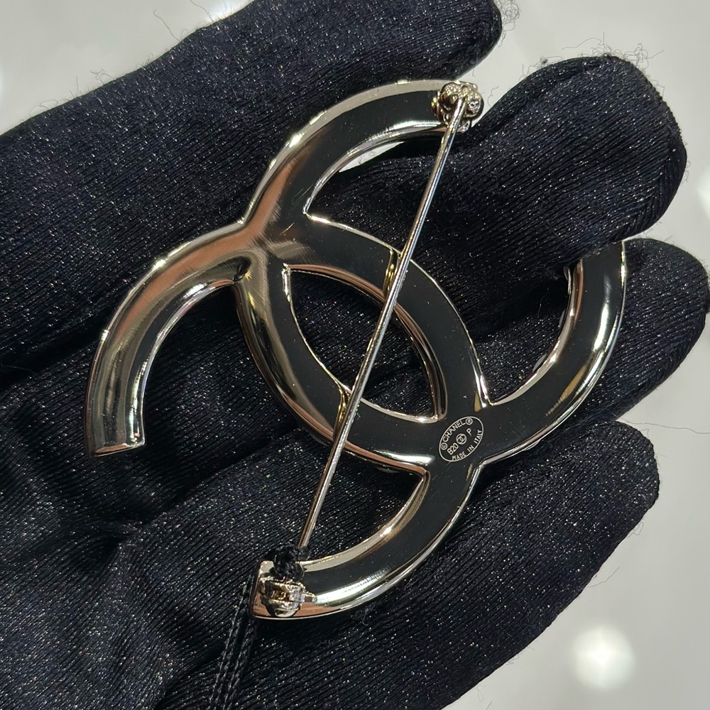 Chanel Brooch Gold, Pearly White, Gray & Crystal - Picture 6 of 6